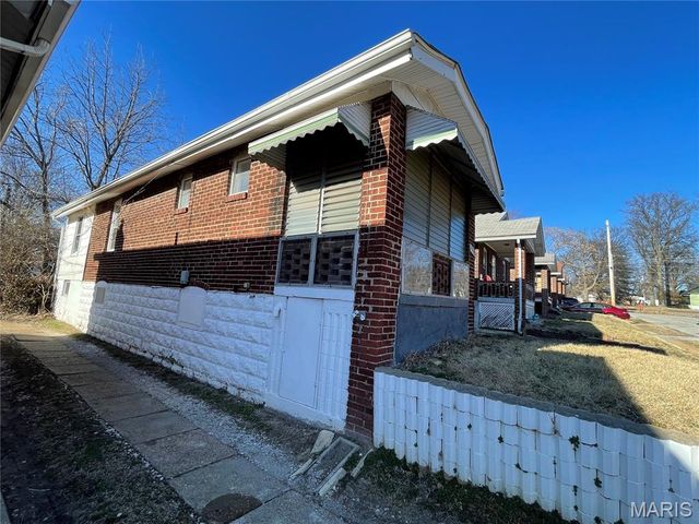 8343 Strathmore Place, Jennings, MO 63136