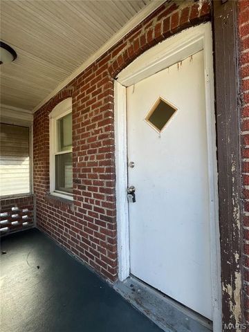 8343 Strathmore Place, Jennings, MO 63136