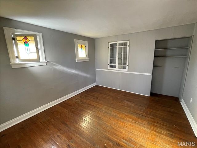 8343 Strathmore Place, Jennings, MO 63136