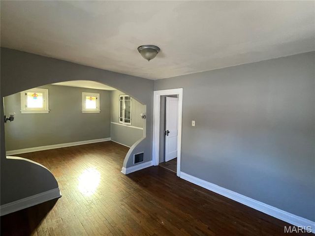 8343 Strathmore Place, Jennings, MO 63136