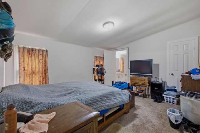 1305 Wolf Hill Rd, Bethpage, TN 37022