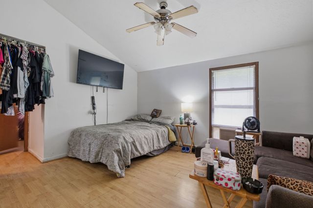 1305 Wolf Hill Rd, Bethpage, TN 37022