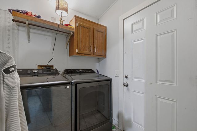 1305 Wolf Hill Rd, Bethpage, TN 37022