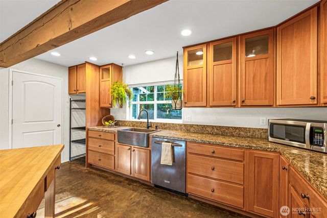 3135 39th Way NE, Olympia, WA 98506