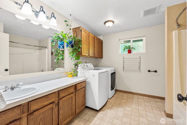 3135 39th Way NE, Olympia, WA 98506