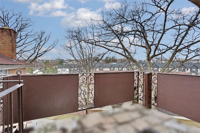 220 Kearsing Parkway G, Monsey, NY 10952
