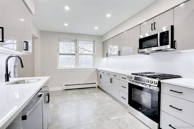 220 Kearsing Parkway G, Monsey, NY 10952