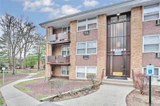 220 Kearsing Parkway G, Monsey, NY 10952