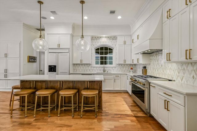 1213 Havre Lafitte DR, Austin, TX 78746