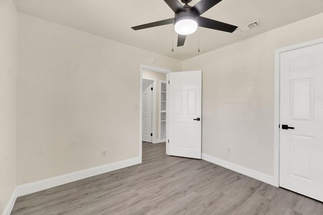 1505 Fountain Way, Madera, CA 93638