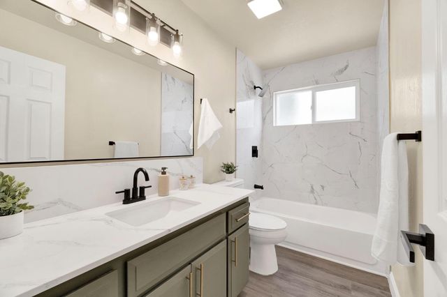 1505 Fountain Way, Madera, CA 93638