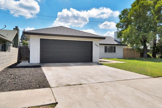 1505 Fountain Way, Madera, CA 93638