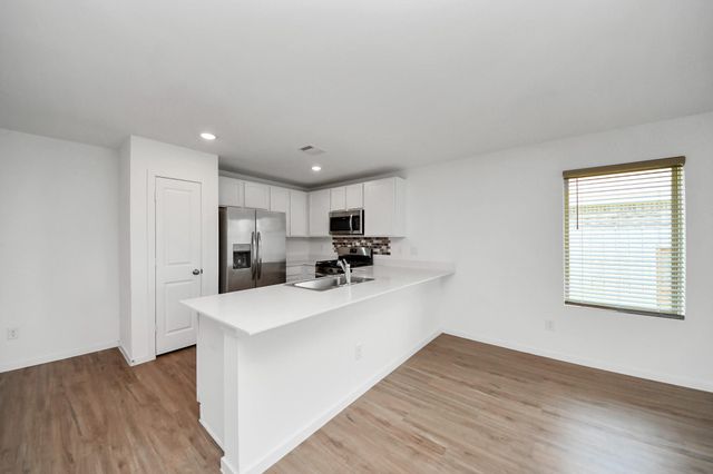 1607 Red Oak Drive, Rosenberg, TX 77471