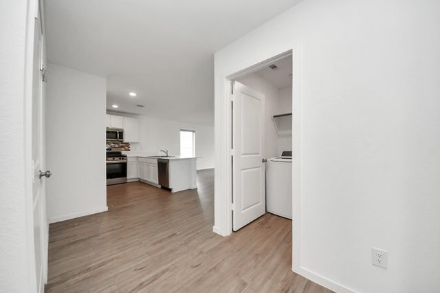 1607 Red Oak Drive, Rosenberg, TX 77471