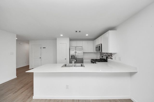 1607 Red Oak Drive, Rosenberg, TX 77471