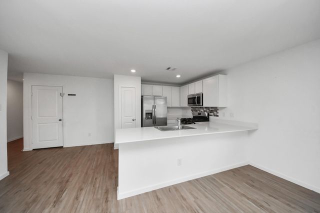 1607 Red Oak Drive, Rosenberg, TX 77471