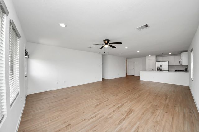 1607 Red Oak Drive, Rosenberg, TX 77471