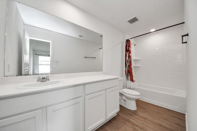 1607 Red Oak Drive, Rosenberg, TX 77471