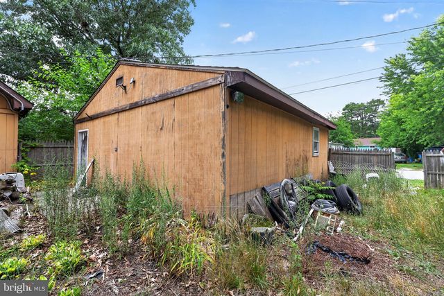 7805 RAYMOND DR, Millville, NJ 08332