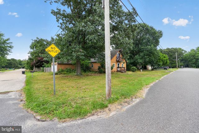 7805 RAYMOND DR, Millville, NJ 08332
