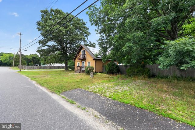 7805 RAYMOND DR, Millville, NJ 08332