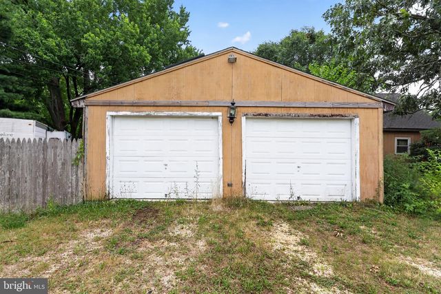 7805 RAYMOND DR, Millville, NJ 08332