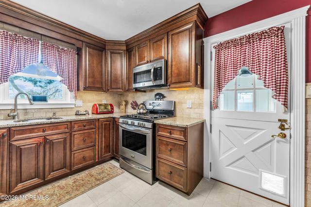 66 Pemberton Avenue, Oceanport, NJ 07757