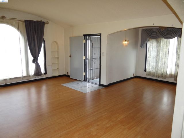 596 Walnut St, San Bruno, CA 94066