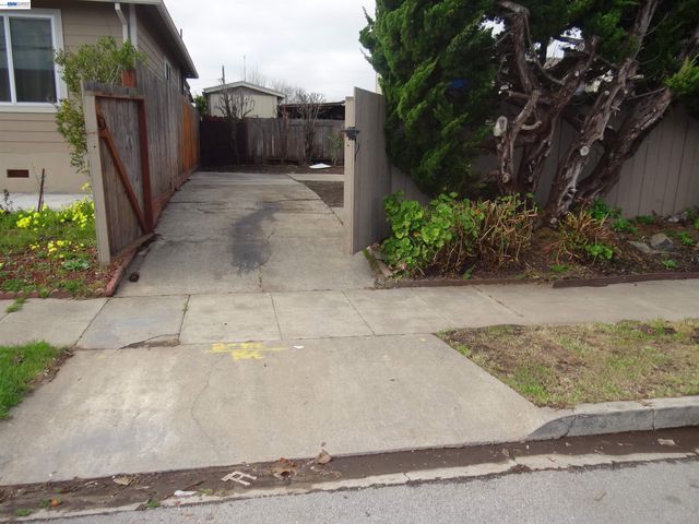 596 Walnut St, San Bruno, CA 94066