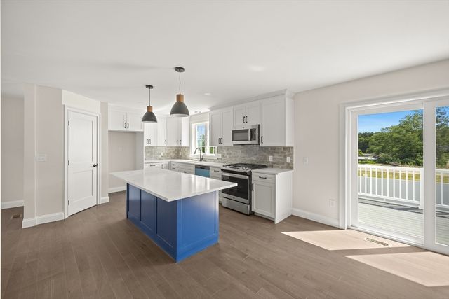 3 Jasmine Way, Bridgewater, MA 02324