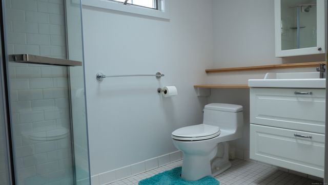 3 Howard Avenue, Branford, CT 06405