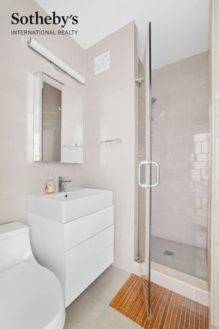 250 E 40th St Apt 7B, New York City, NY 10016