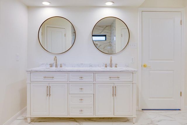 14211 Sandfield Drive, Houston, TX 77077