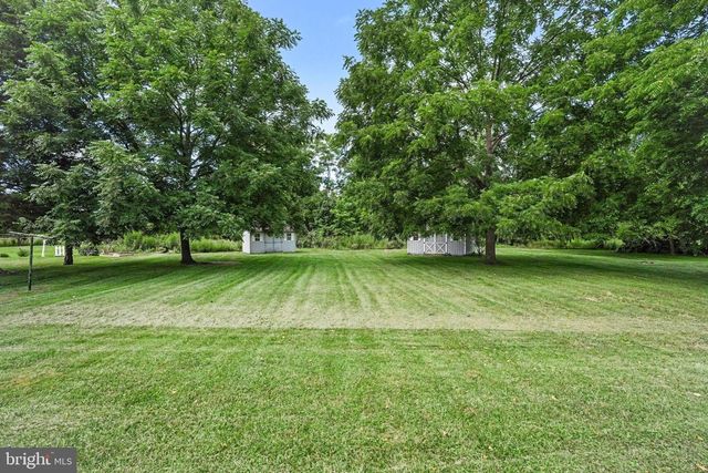 909 SPRING CIR, Mechanicsburg, PA 17055