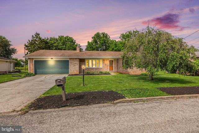 909 SPRING CIR, Mechanicsburg, PA 17055