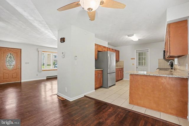 909 SPRING CIR, Mechanicsburg, PA 17055