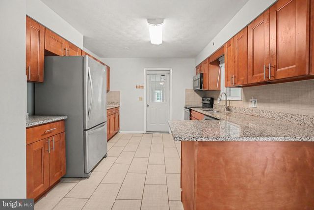 909 SPRING CIR, Mechanicsburg, PA 17055