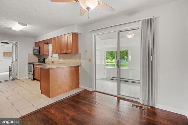 909 SPRING CIR, Mechanicsburg, PA 17055