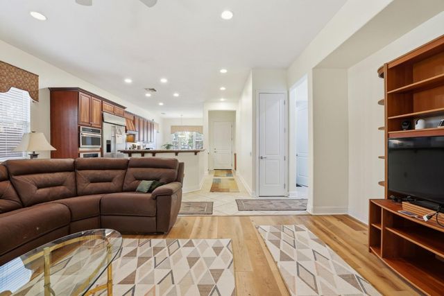 2064 Benton Loop, Roseville, CA 95747