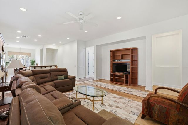 2064 Benton Loop, Roseville, CA 95747