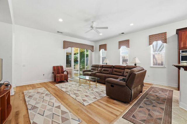2064 Benton Loop, Roseville, CA 95747