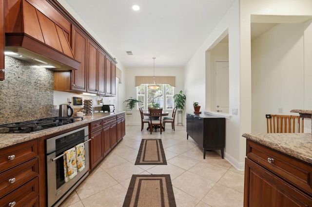2064 Benton Loop, Roseville, CA 95747