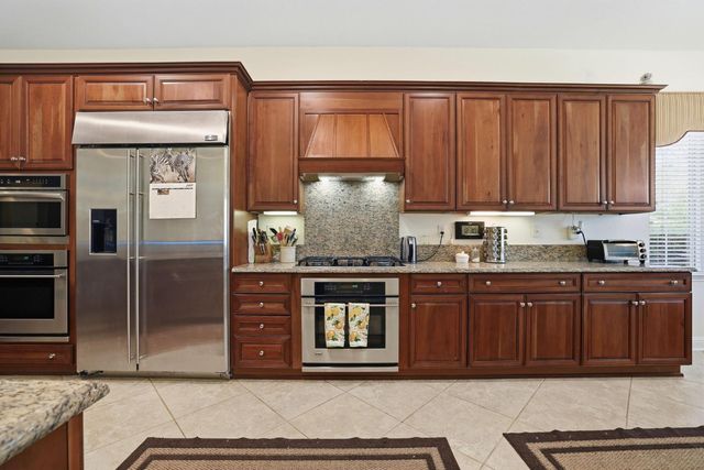 2064 Benton Loop, Roseville, CA 95747