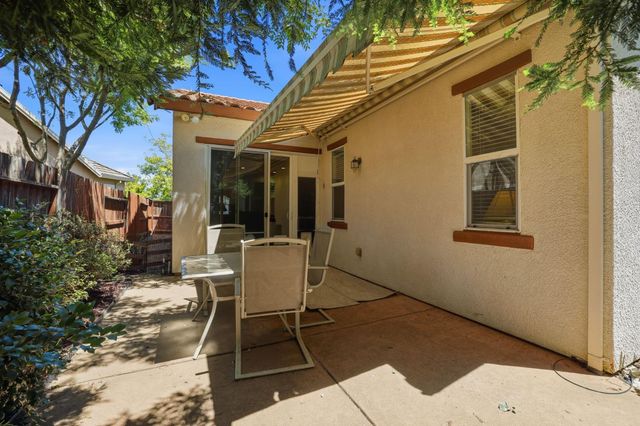 2064 Benton Loop, Roseville, CA 95747