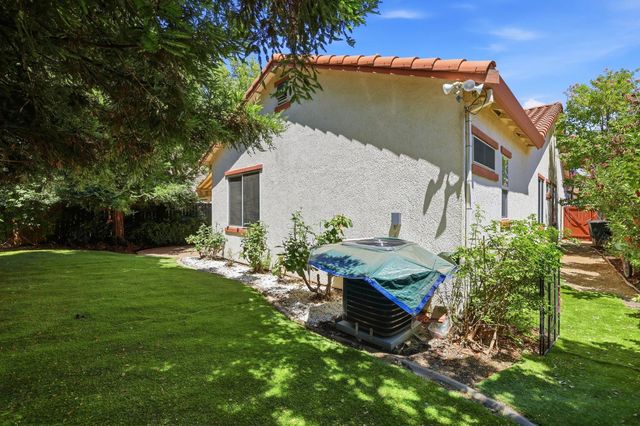 2064 Benton Loop, Roseville, CA 95747