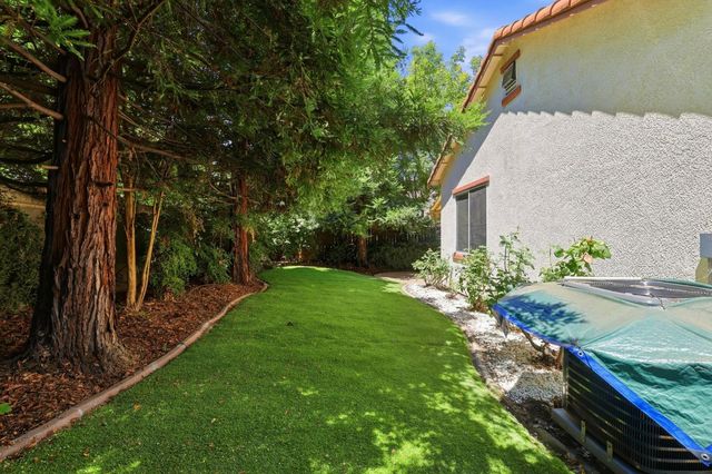 2064 Benton Loop, Roseville, CA 95747