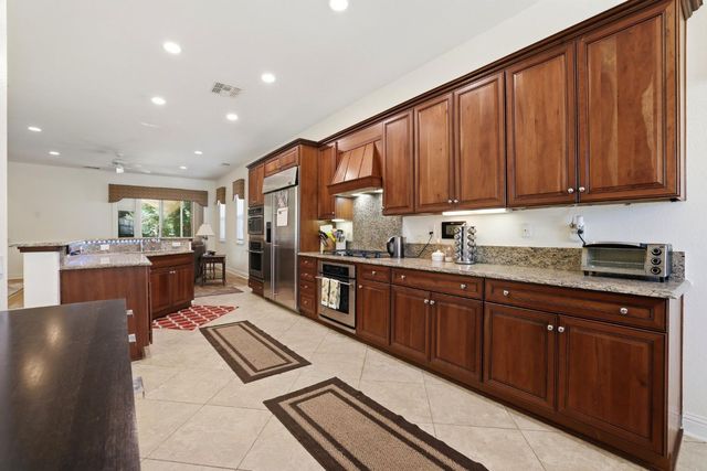 2064 Benton Loop, Roseville, CA 95747