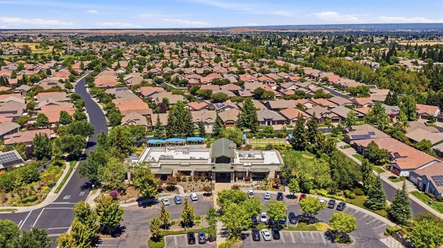 2064 Benton Loop, Roseville, CA 95747