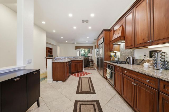2064 Benton Loop, Roseville, CA 95747