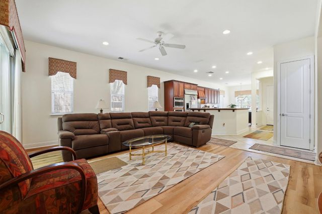 2064 Benton Loop, Roseville, CA 95747